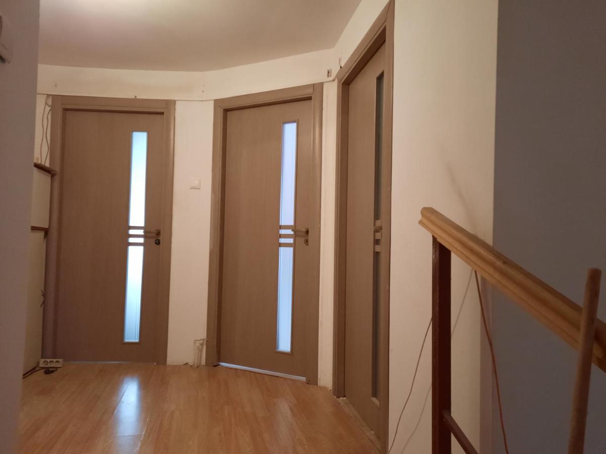 Casa Adrian Camere Centru Vechi Brașov Exterior foto